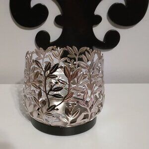 BATH AND BODY A 3 wick candle holder